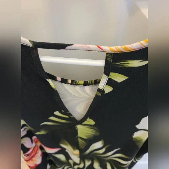 Eclipse Black and Green Halter Sundress - Picture 6 of 10